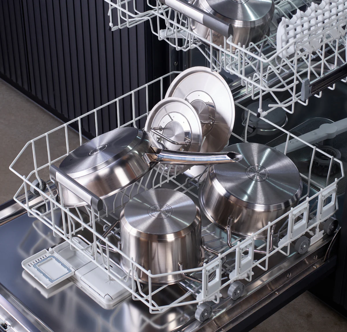 Fissler Pure Collection Rondeau with Metal Lid - Image 7