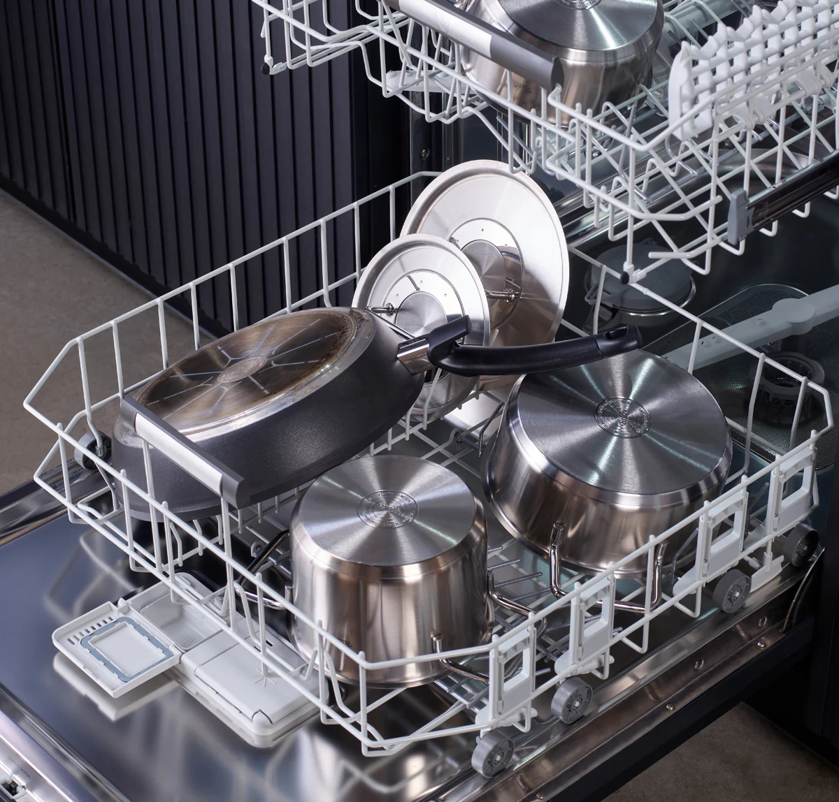 Fissler Pure Collection Stock Pot with Metal Lid - Image 16